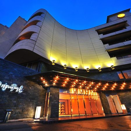 Senkeien Tsukioka Hotel Kaminoyama Exteriér fotografie