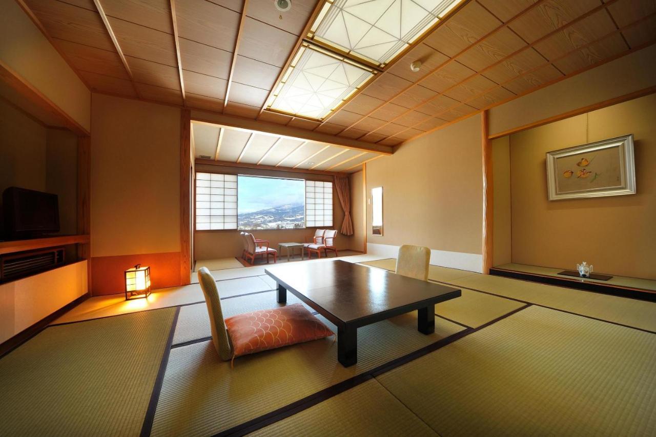 Senkeien Tsukioka Hotel Kaminoyama Exteriér fotografie